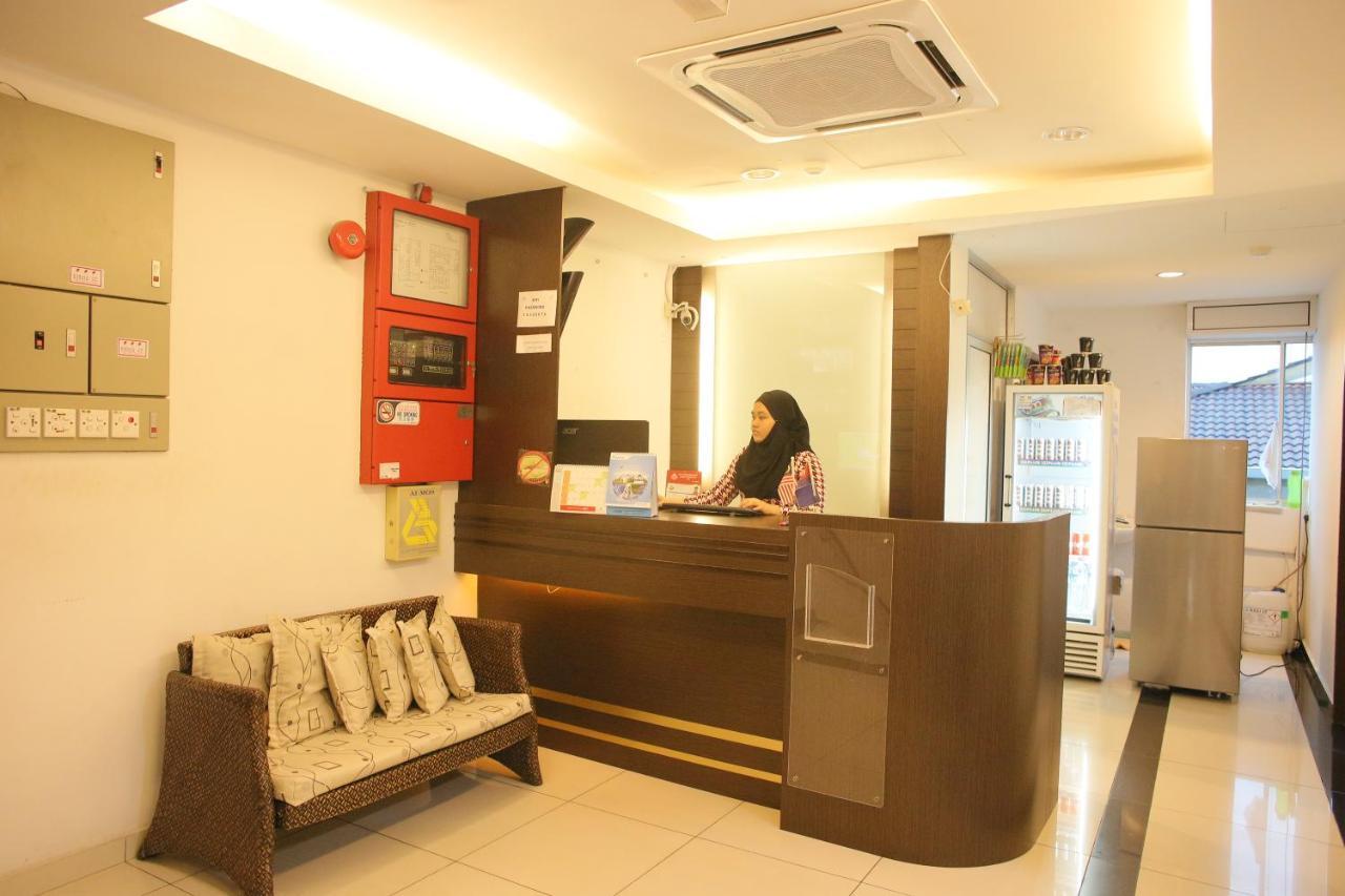N K Hotel Muar Exteriör bild